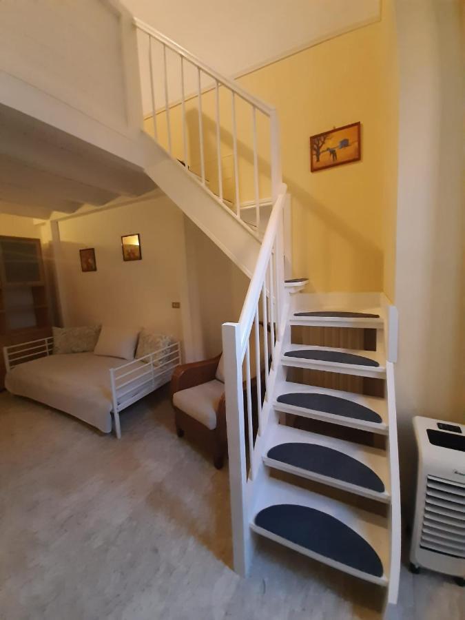 Holiday House Nel Cuore Di Bari Exterior photo