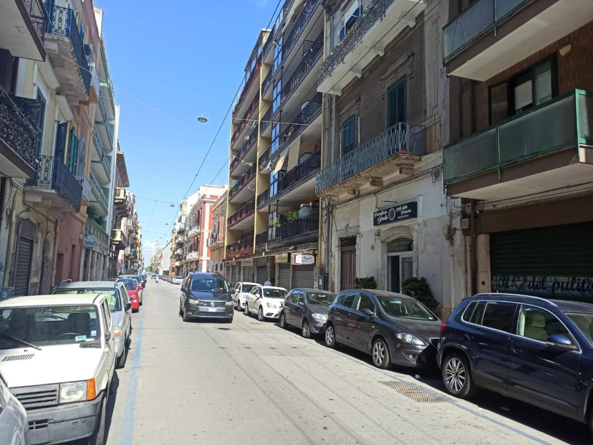 Holiday House Nel Cuore Di Bari Exterior photo